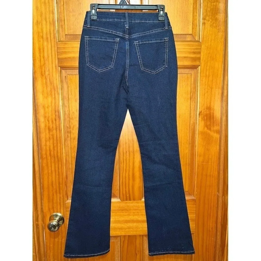 No Boundaries Mid Rise Bootcut Jeans Dark Wash Slim Fit Size 4 -32 Inseam - Picture 2 of 7